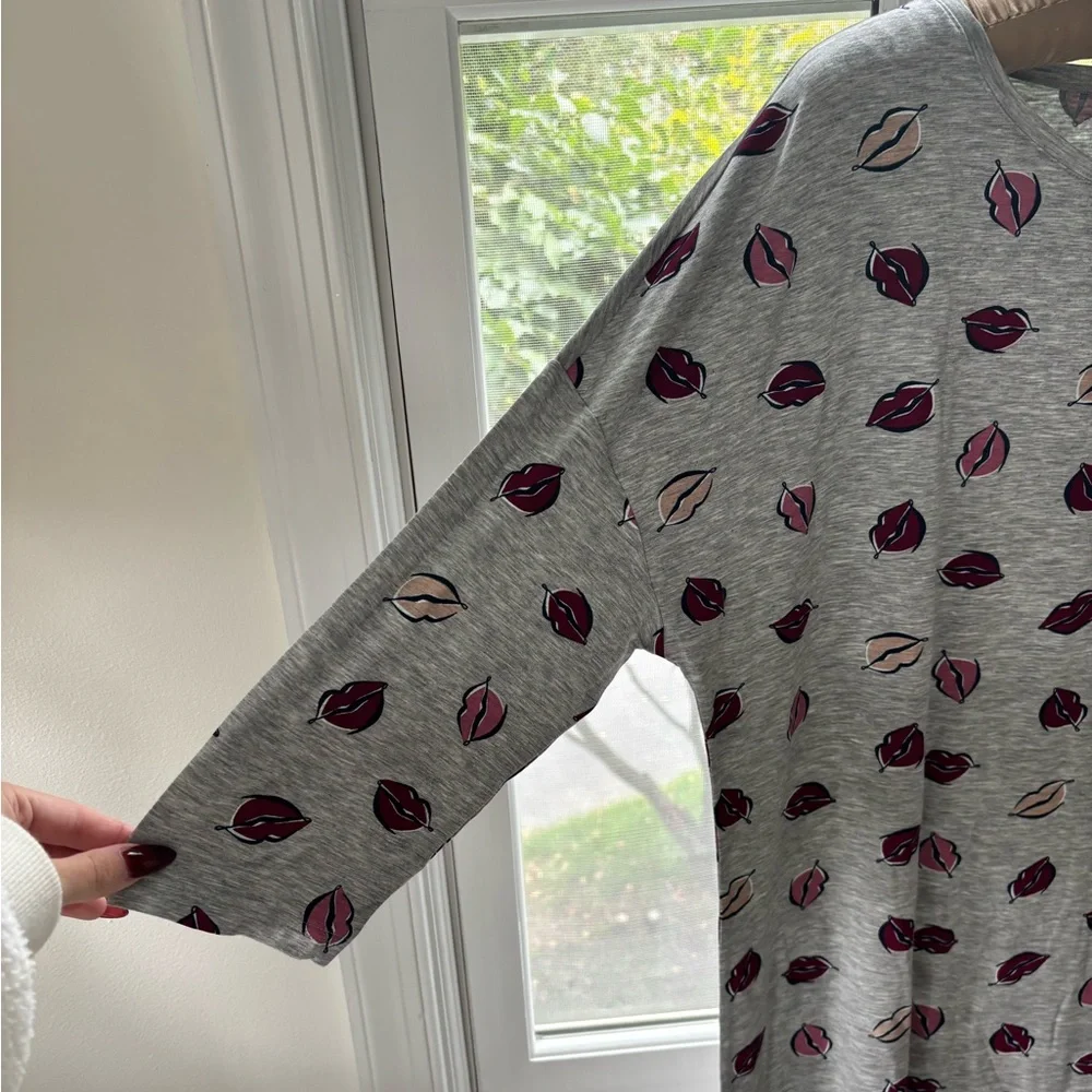 Mey Germany Lip Print Nightgown XL / EU 44 Grey Long Sleeve NWT - Picture 2 of 10